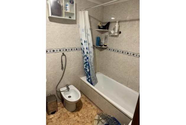 Segunda mano - Apartamento / piso -
Torrevieja - CENTER