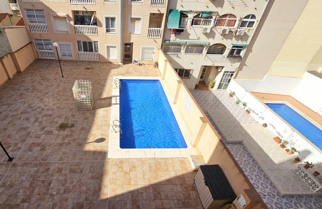 Resale - Apartment / flat -
Torrevieja - Estacion de autobuses