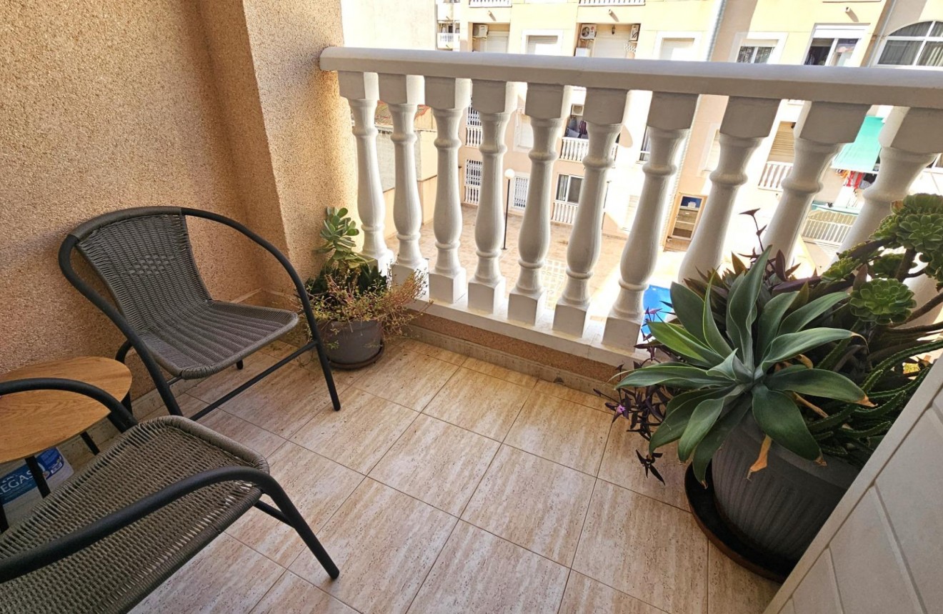 Resale - Apartment / flat -
Torrevieja - Estacion de autobuses