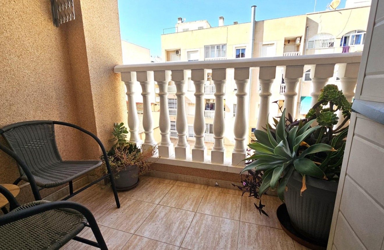 Resale - Apartment / flat -
Torrevieja - Estacion de autobuses