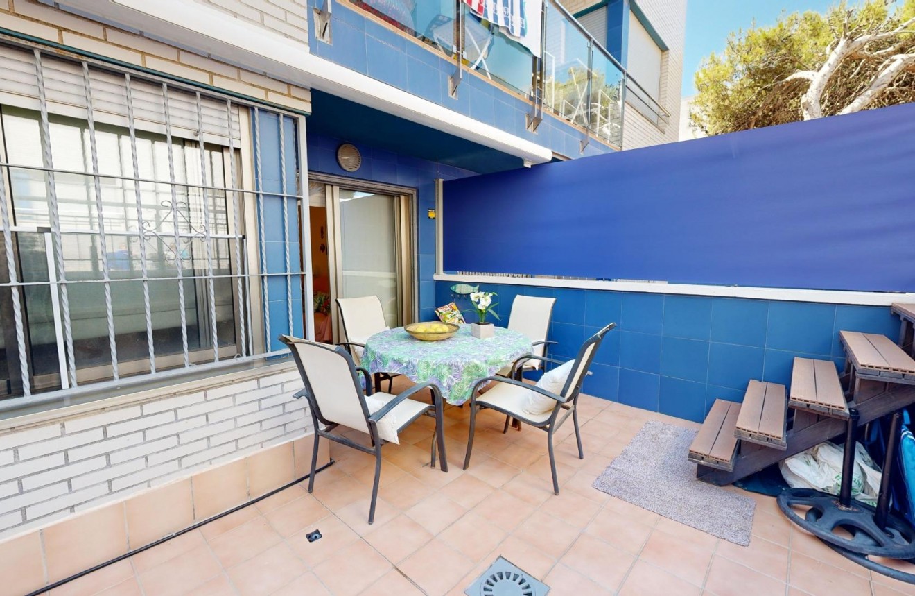 Resale - Apartment / flat -
Torrevieja - Playa de los Locos