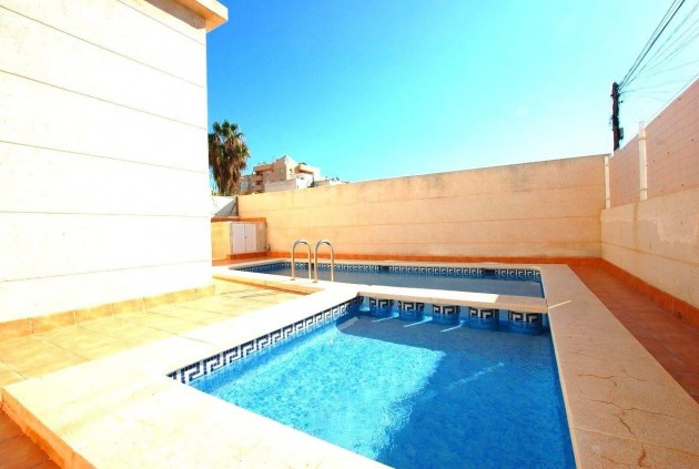 Resale - Apartment / flat -
Torrevieja - Parque las naciones