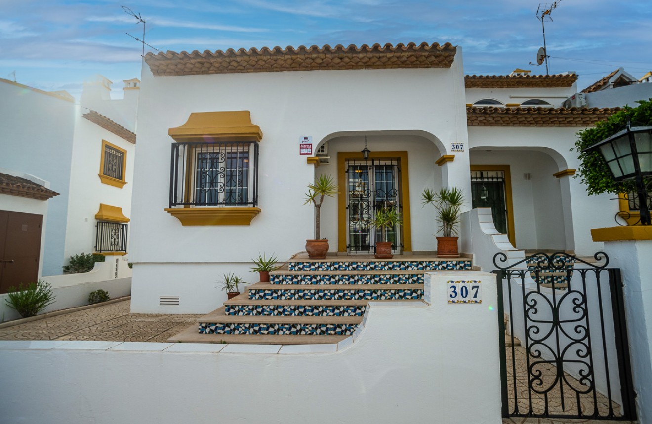 Segunda mano - Chalet -
Orihuela Costa - Costa Blanca