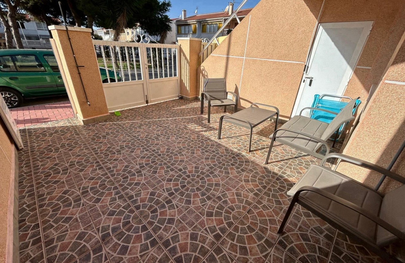 D'occasion - Bungalow -
Torrevieja - Playa de los Naufragos