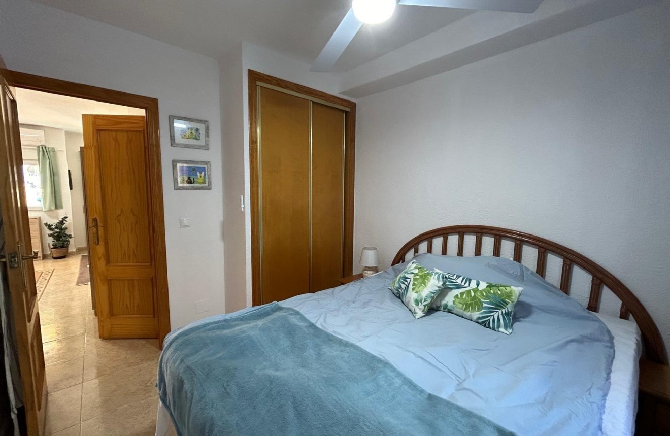 D'occasion - Bungalow -
Torrevieja - Playa de los Naufragos