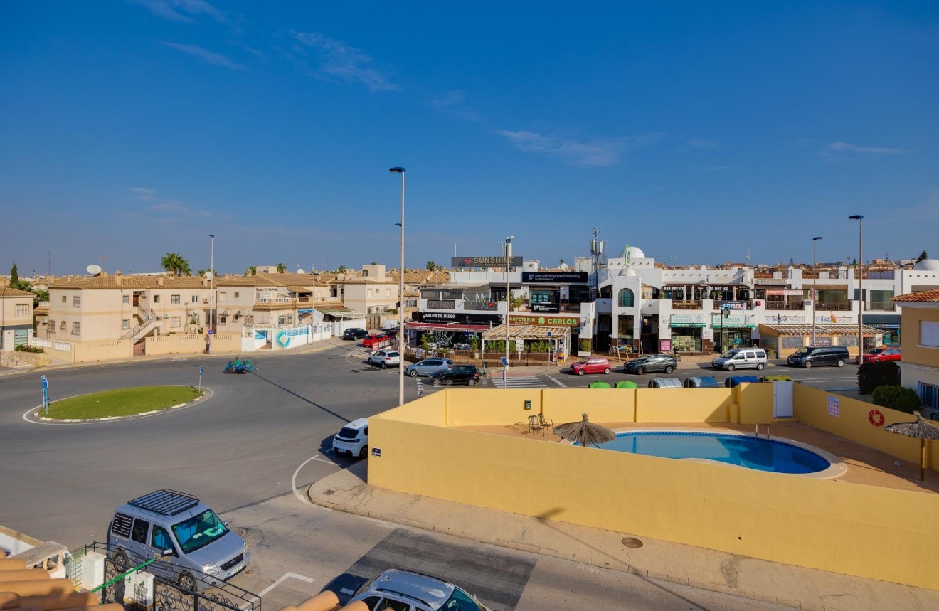 Resale - Chalet -
Torrevieja - Aguas Nuevas 2