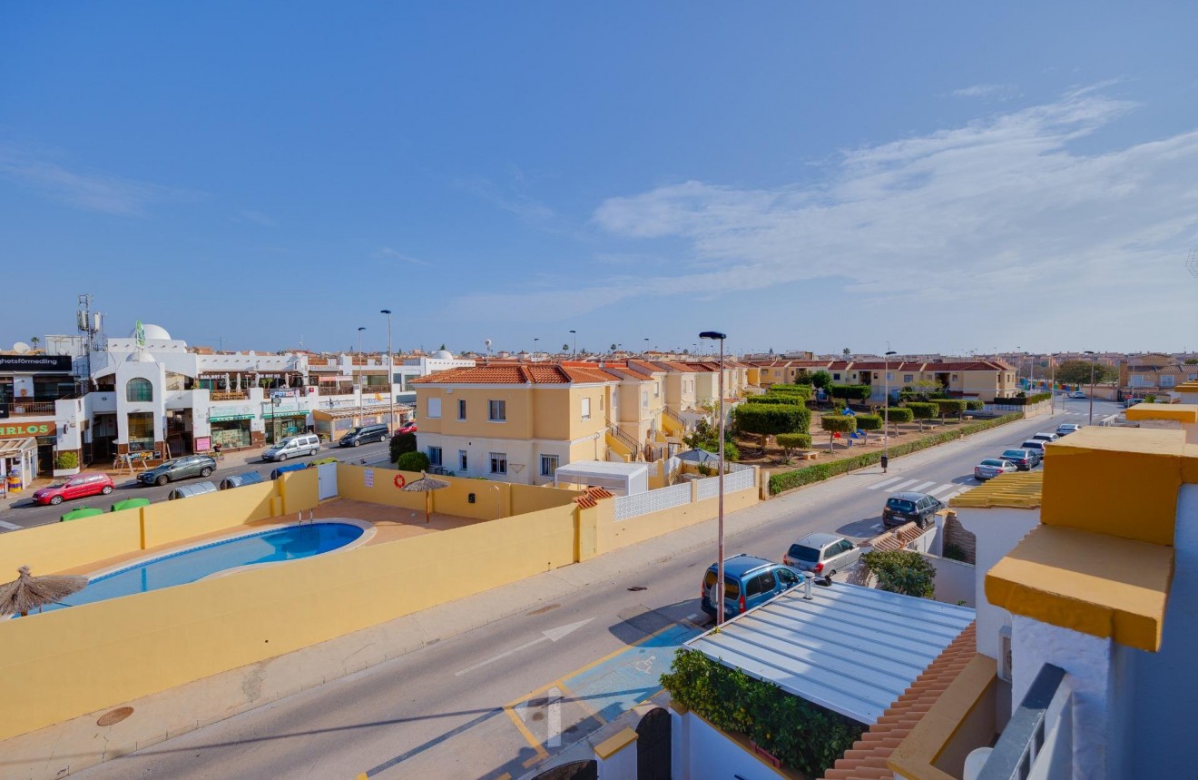 Resale - Chalet -
Torrevieja - Aguas Nuevas 2