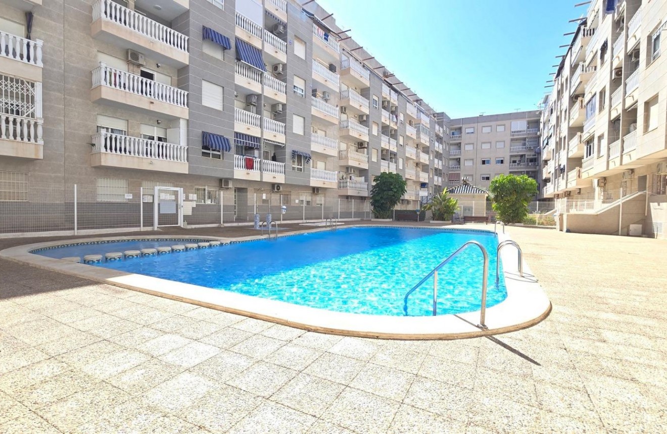 Tweedehands - Appartement / flat -
Torrevieja - Centro