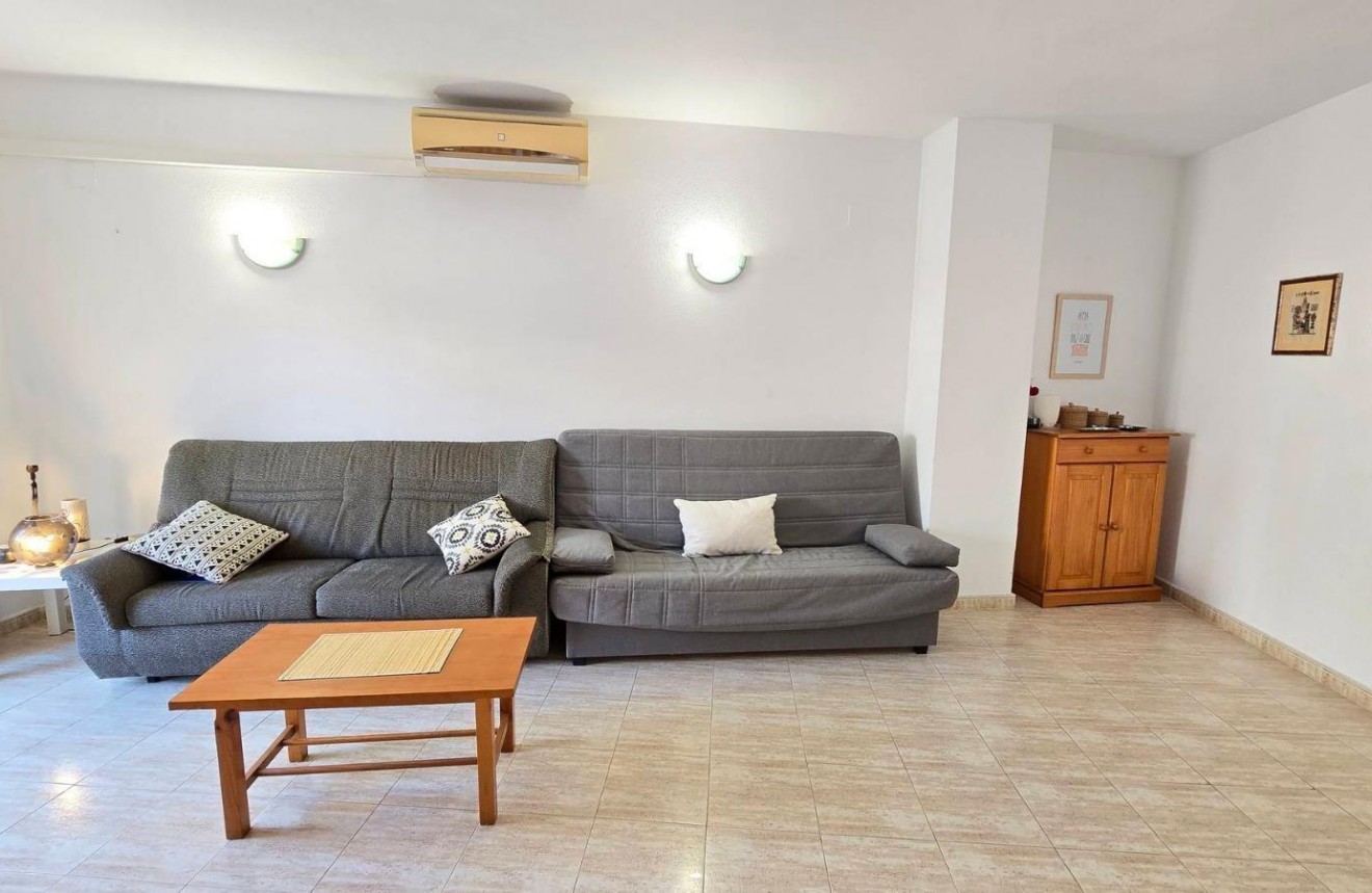 Segunda mano - Apartamento / piso -
Torrevieja - Centro