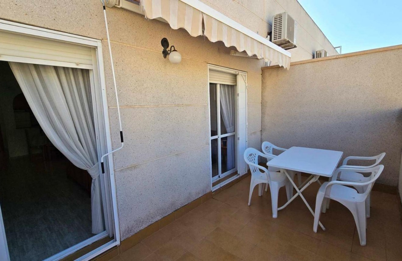 Segunda mano - Apartamento / piso -
Torrevieja - Centro