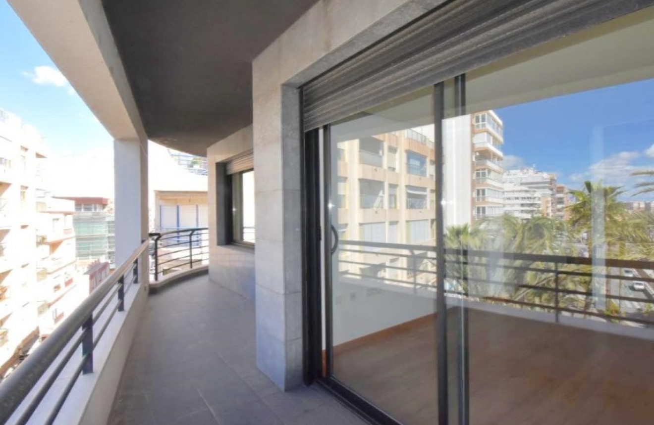 Resale - Apartment / flat -
Torrevieja - Costa Blanca