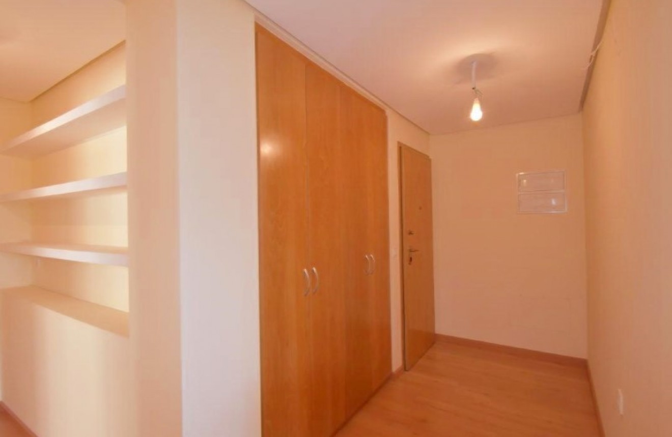 Resale - Apartment / flat -
Torrevieja - Costa Blanca