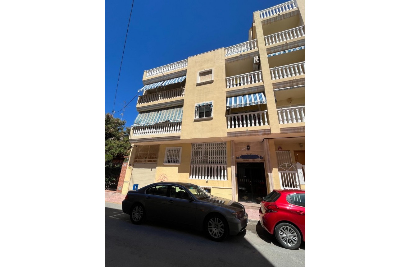 Aus zweiter Hand - Wohnung -
Torrevieja - Playa del Cura