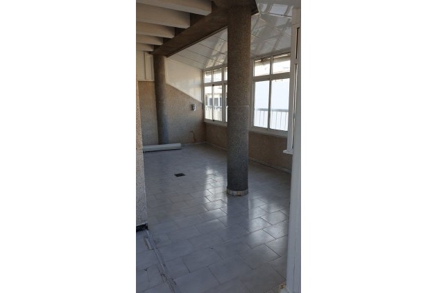 Aus zweiter Hand - Penthouse -
Torrevieja - Centro