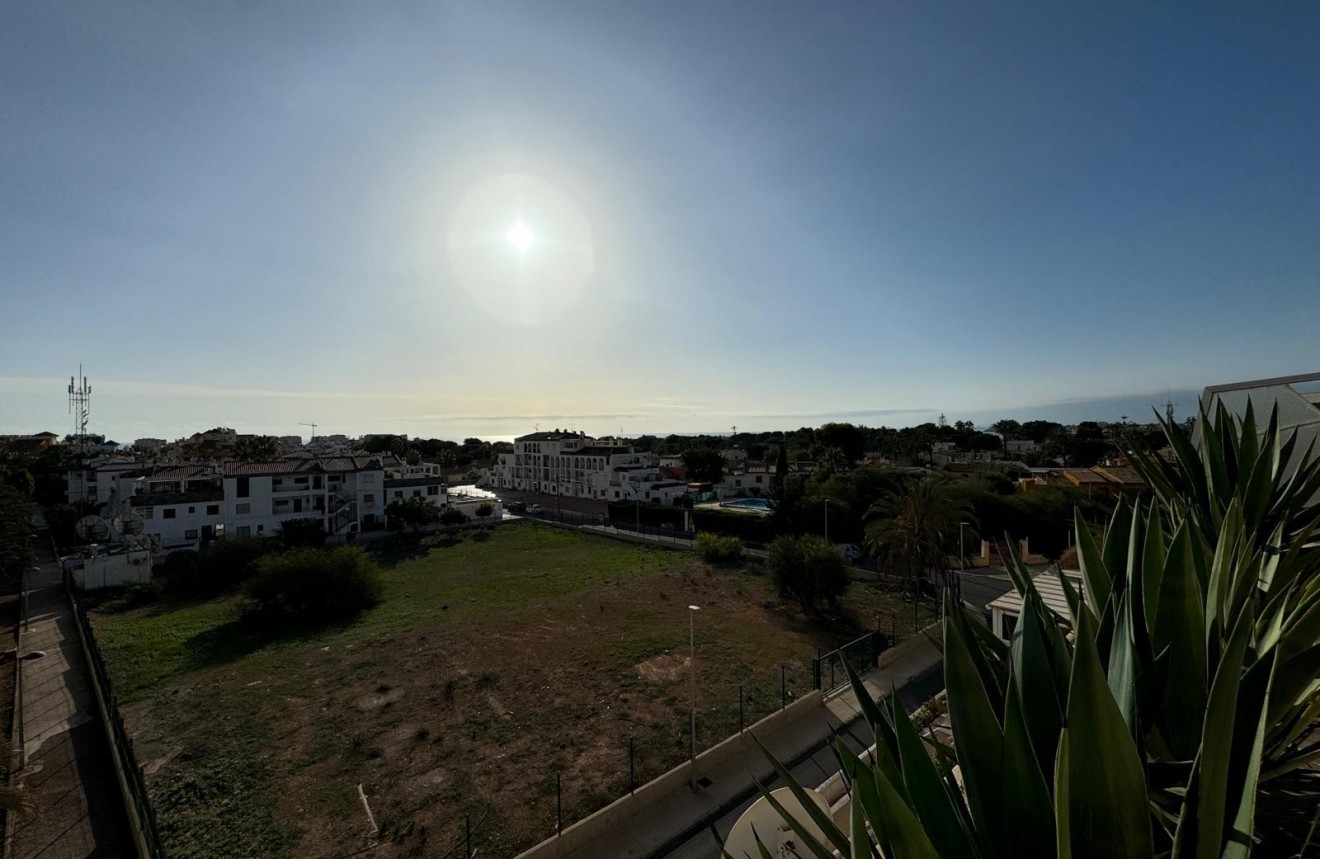 Segunda mano - Ático -
Orihuela Costa - Punta Prima