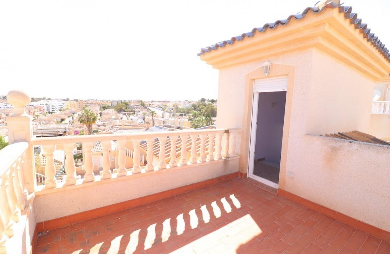 Resale - Chalet -
Orihuela Costa - Costa Blanca