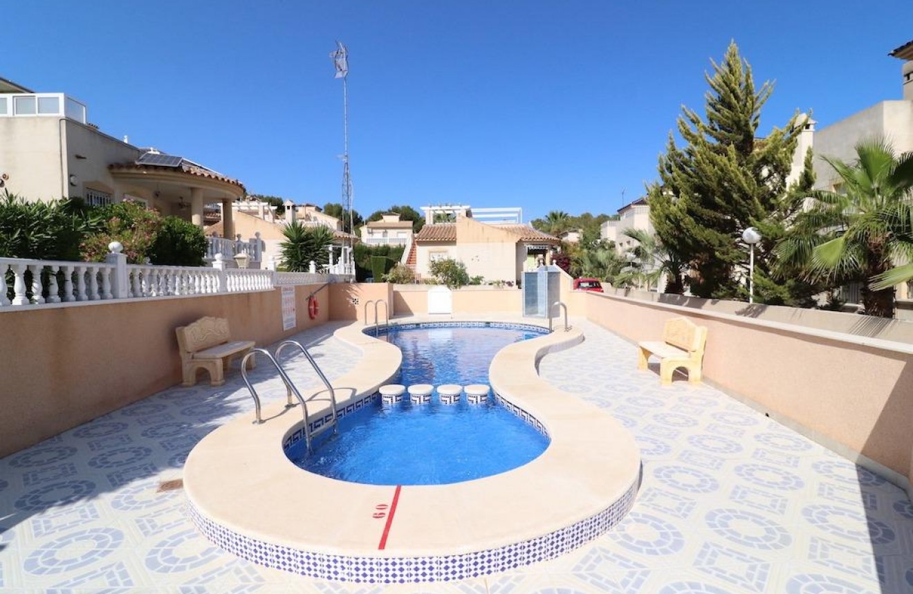 Resale - Chalet -
Orihuela Costa - Costa Blanca