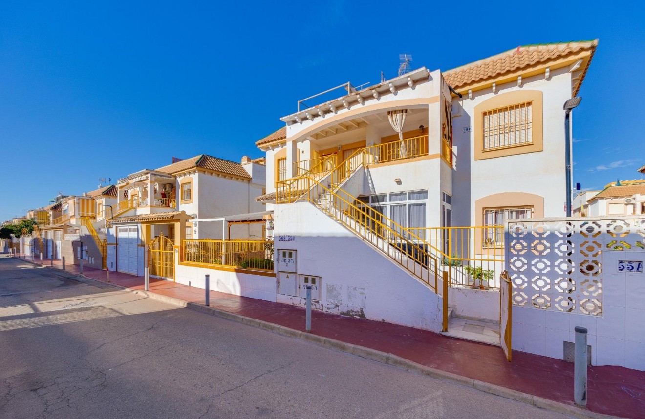 Z drugiej ręki - Bungalow -
Torrevieja - Parque las naciones