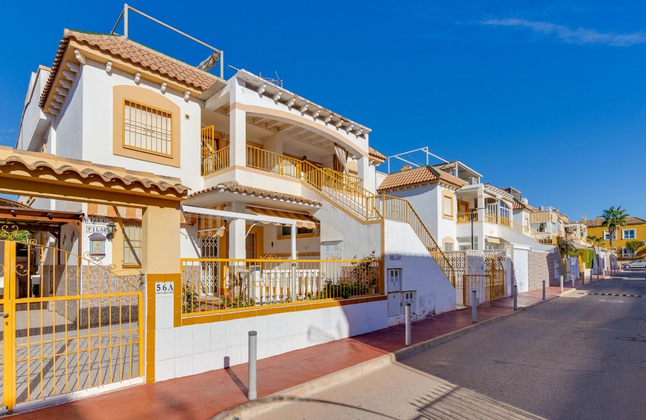 Z drugiej ręki - Bungalow -
Torrevieja - Parque las naciones