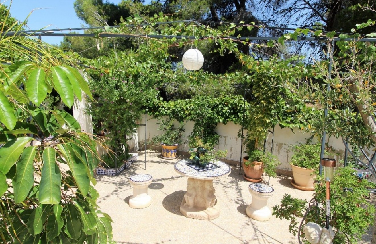 Segunda mano - Chalet -
Torrevieja - Los Balcones