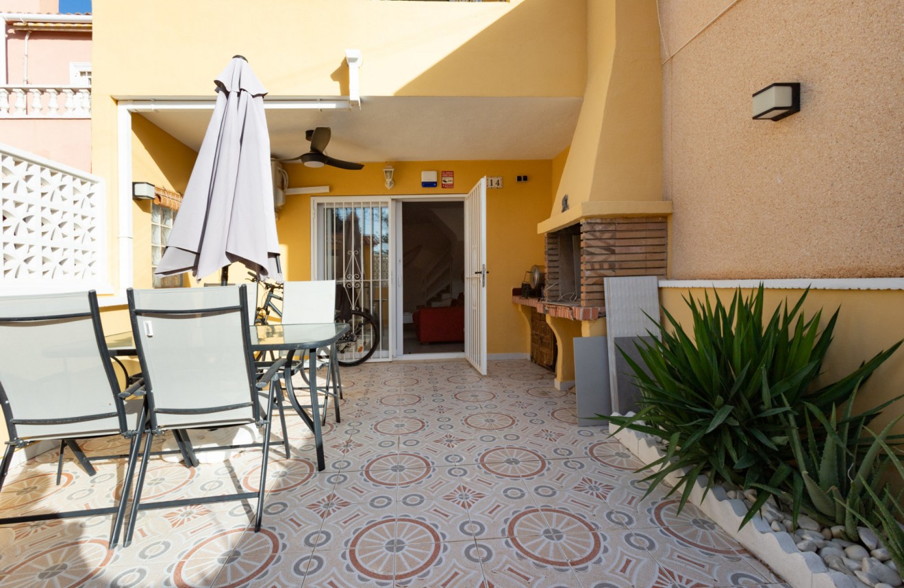 Resale - Chalet -
Torrevieja - Costa Blanca