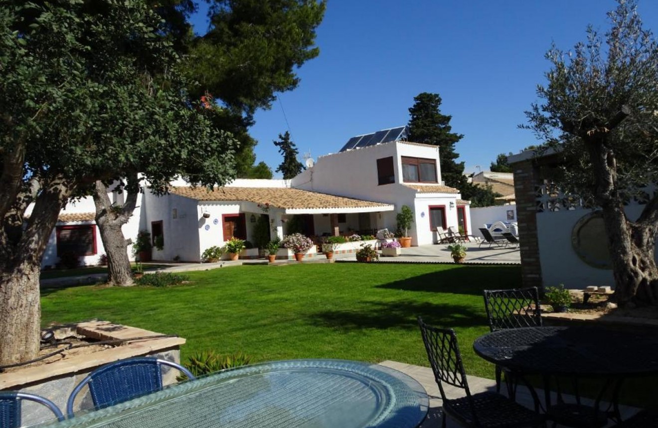 Tweedehands - Chalet -
Orihuela Costa - Costa Blanca