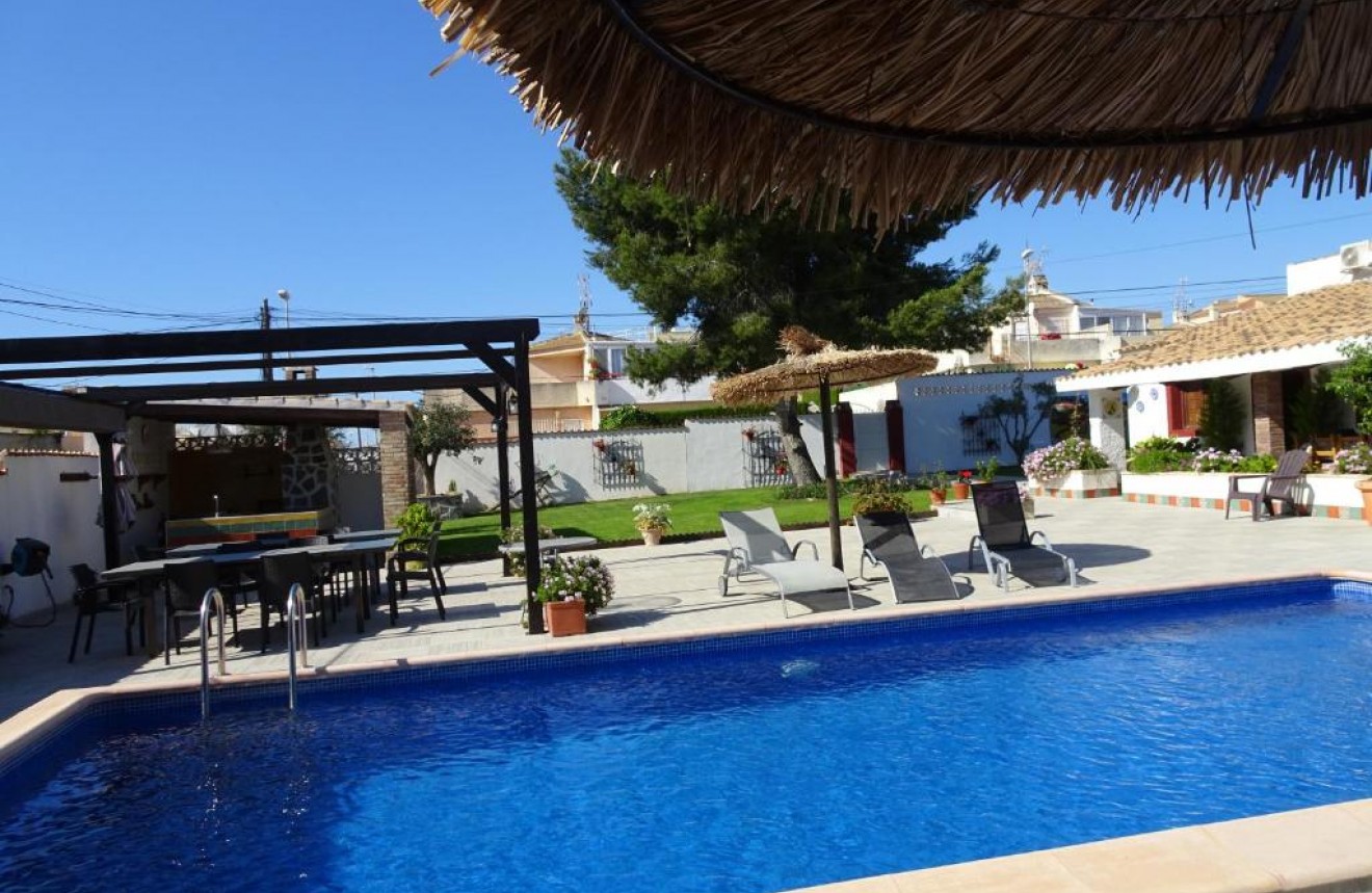 Tweedehands - Chalet -
Orihuela Costa - Costa Blanca