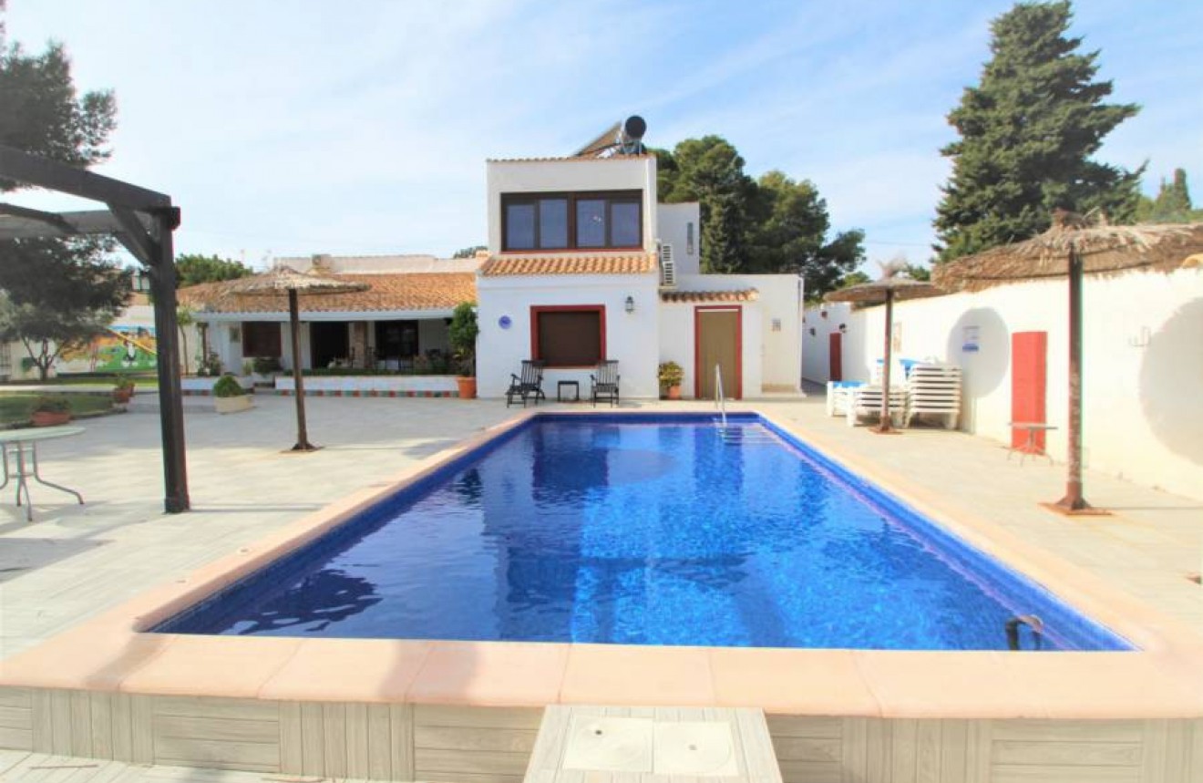 Tweedehands - Chalet -
Orihuela Costa - Costa Blanca