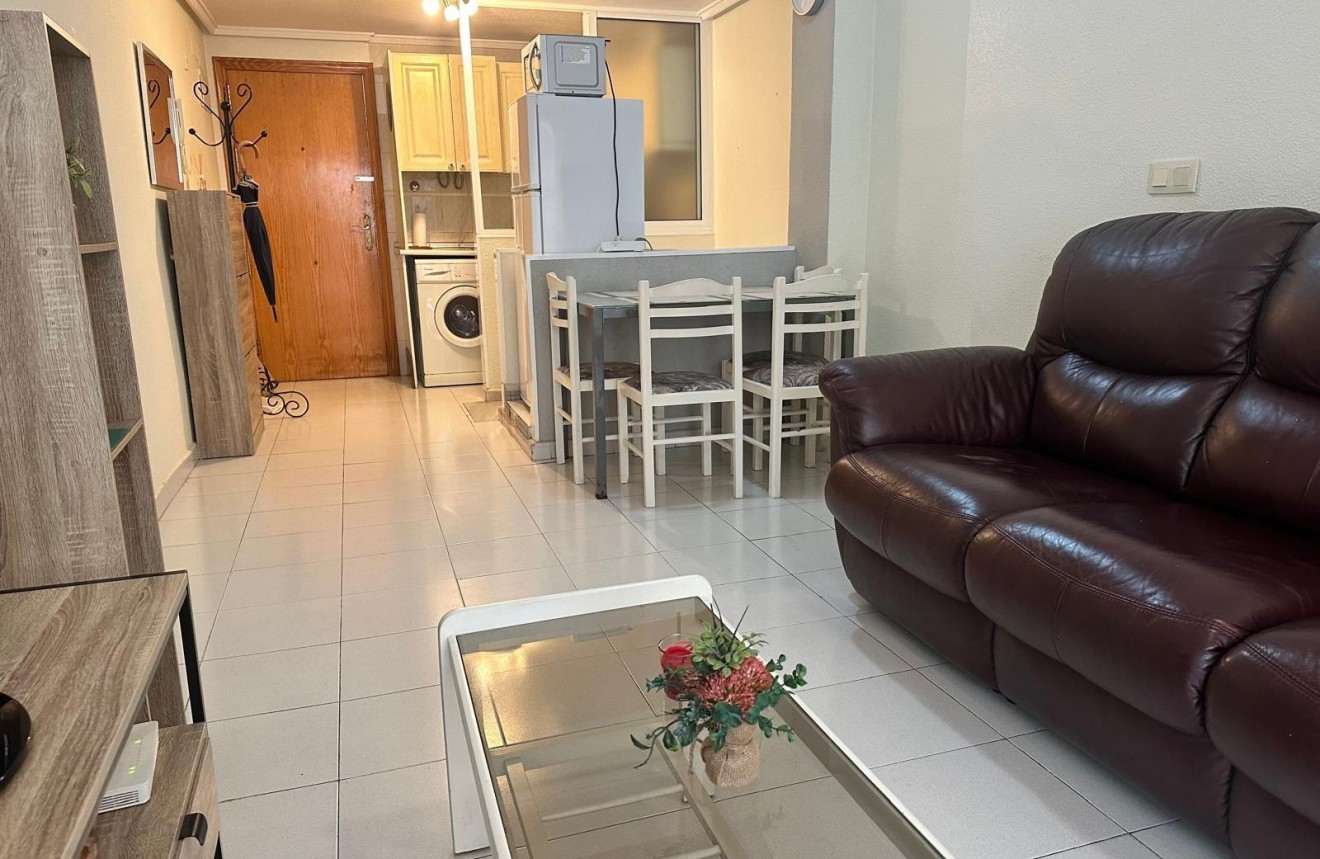 Segunda mano - Apartamento / piso -
Torrevieja - Playa del Cura