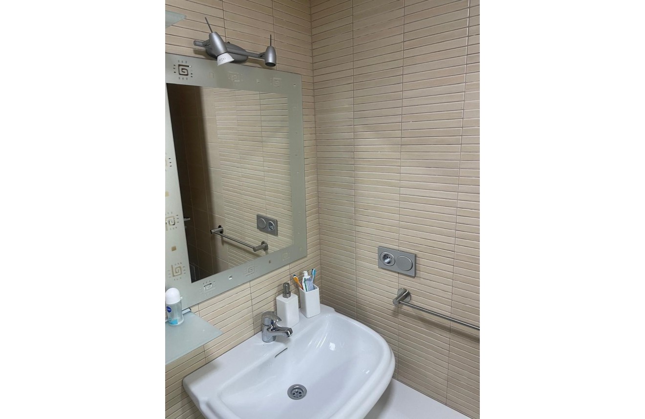 Resale - Apartment / flat -
Torrevieja - Playa de los Locos