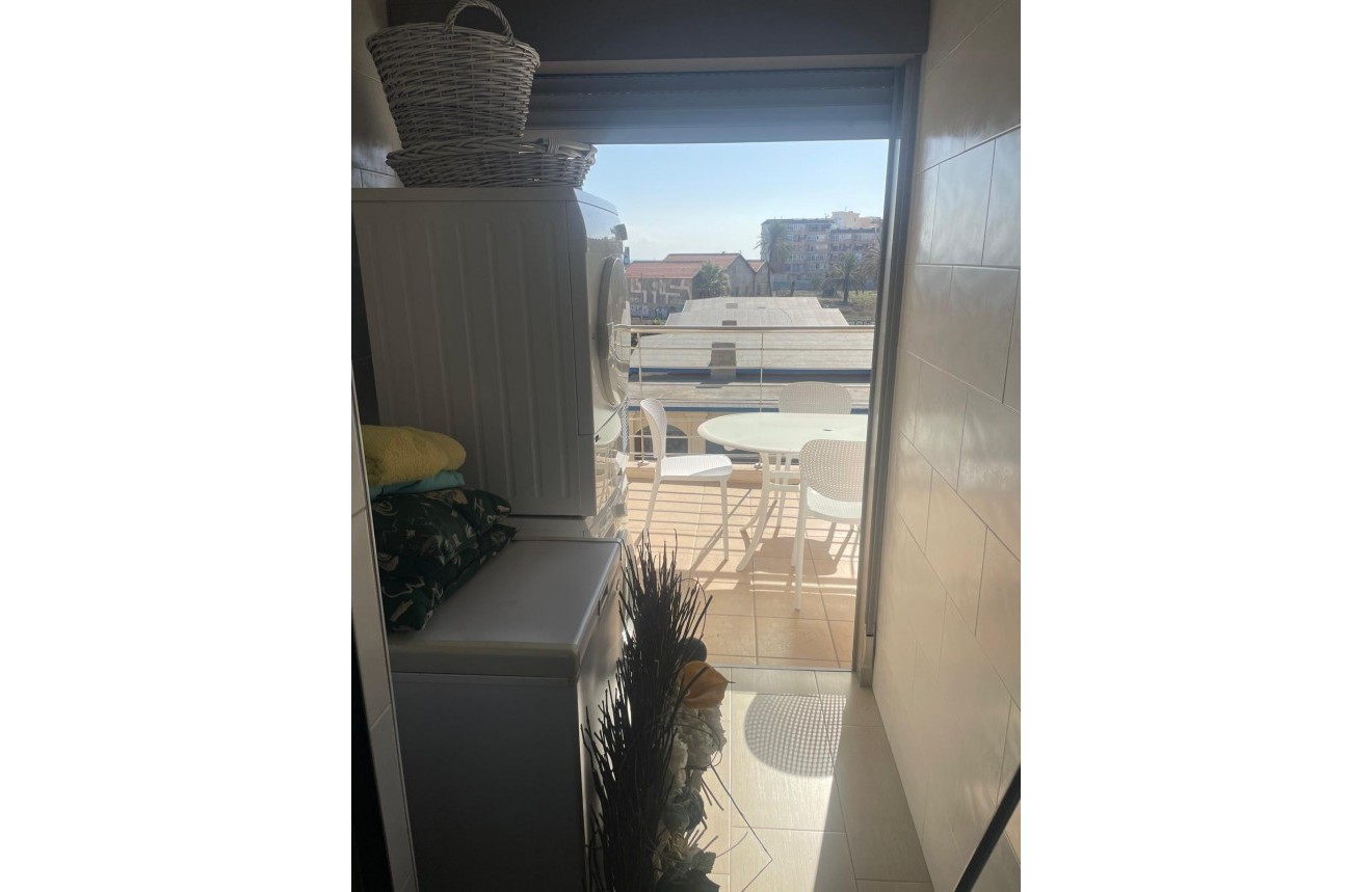 Resale - Apartment / flat -
Torrevieja - Playa de los Locos