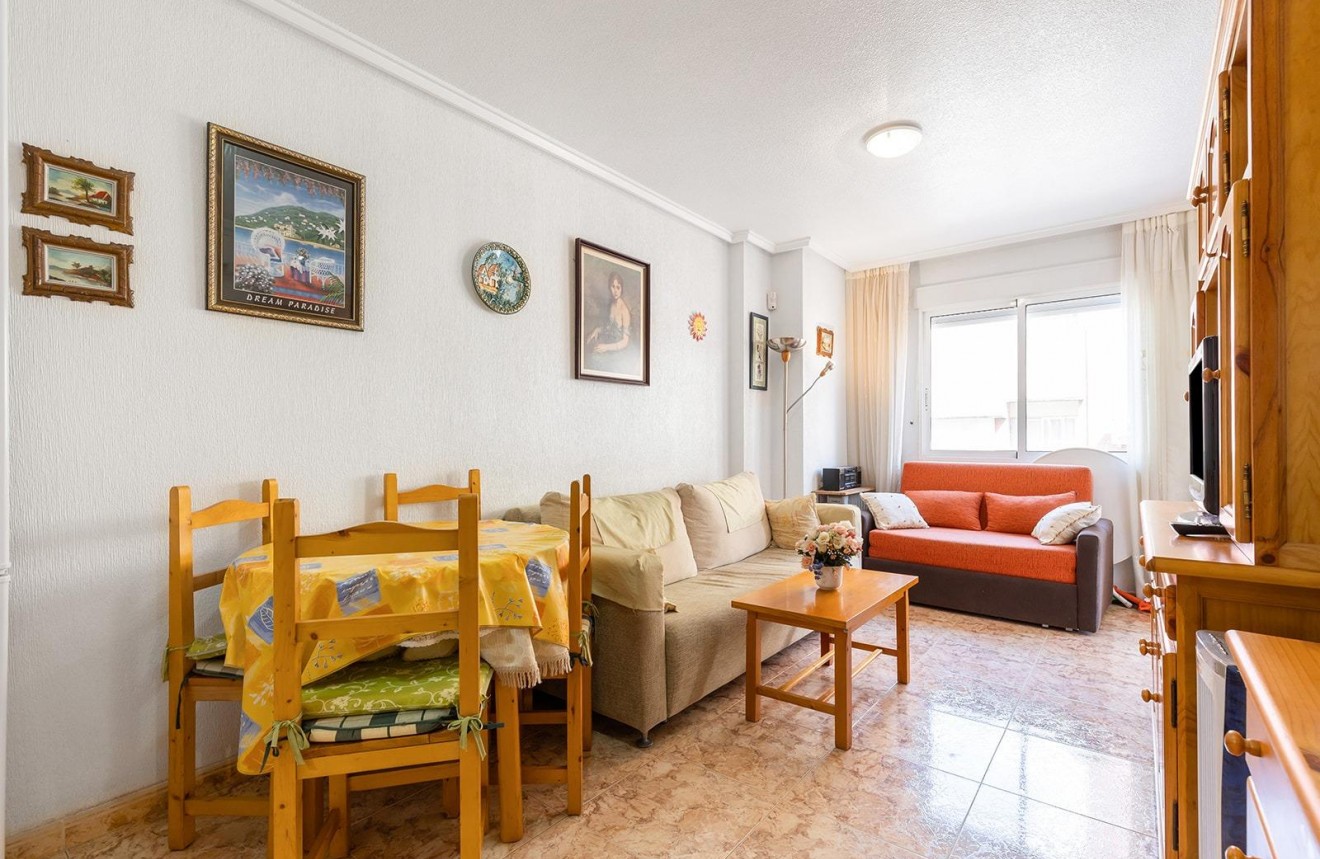 Segunda mano - Apartamento / piso -
Torrevieja - Estacion de autobuses