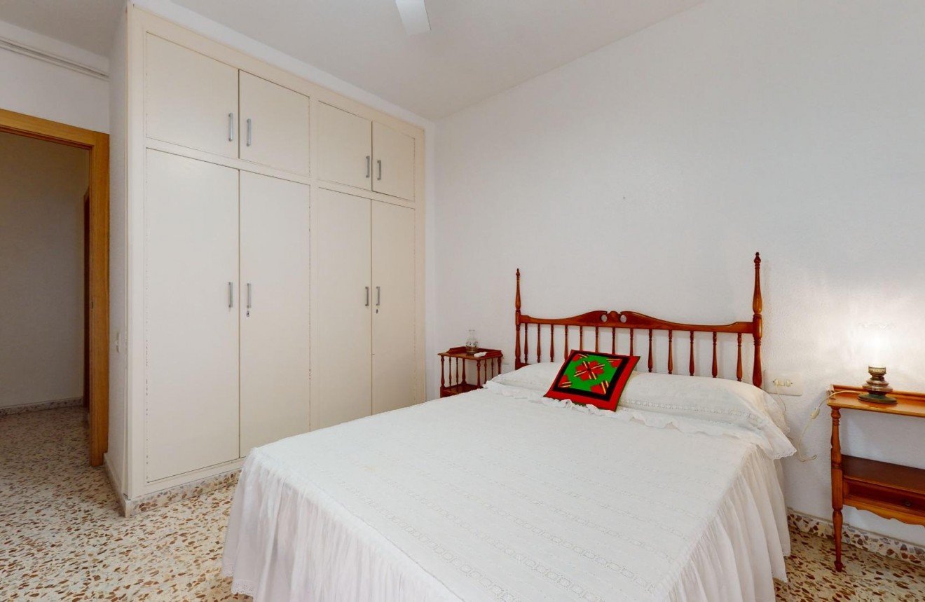 Aus zweiter Hand - Wohnung -
Torrevieja - Playa del Cura