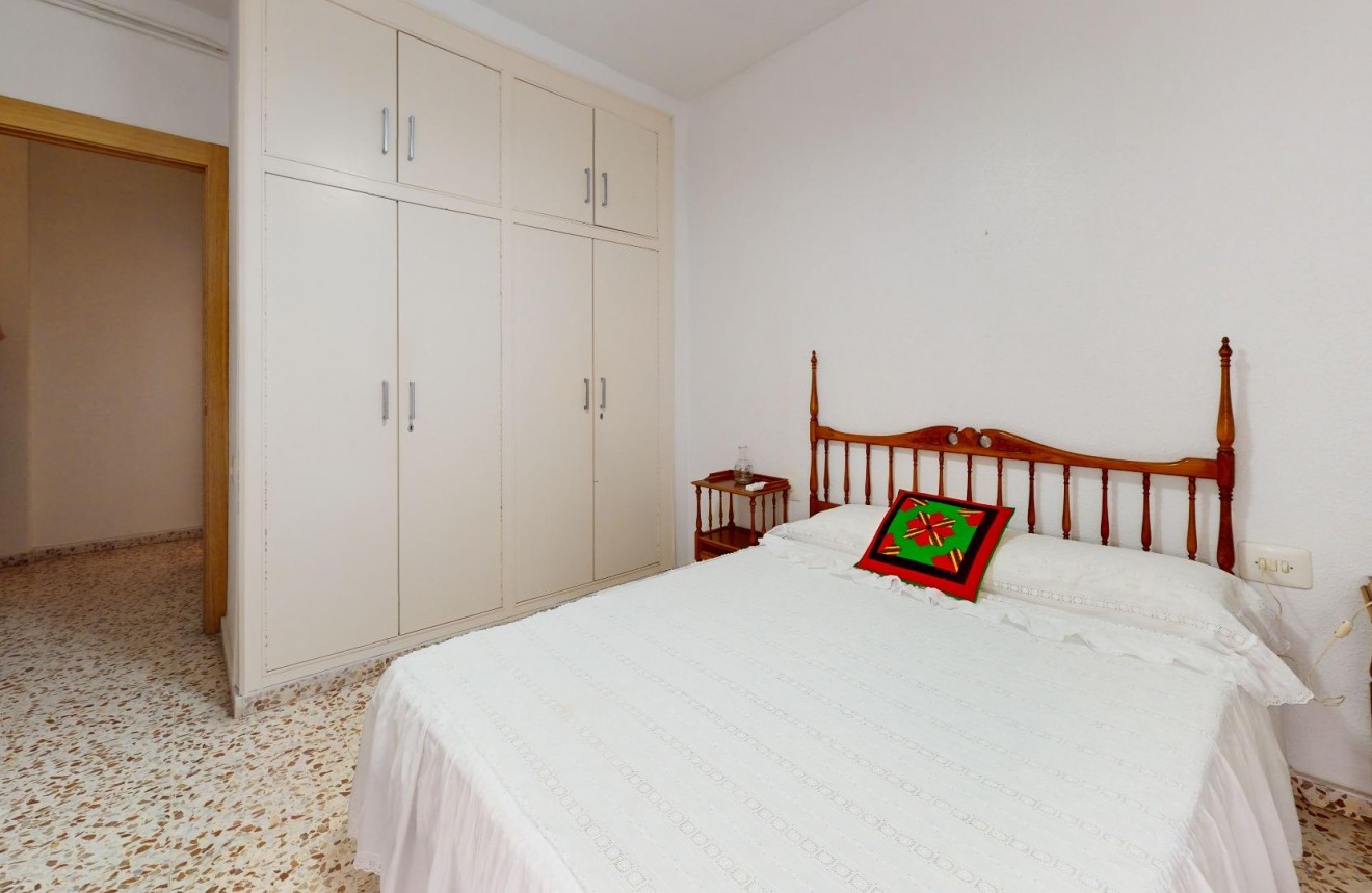 Aus zweiter Hand - Wohnung -
Torrevieja - Playa del Cura