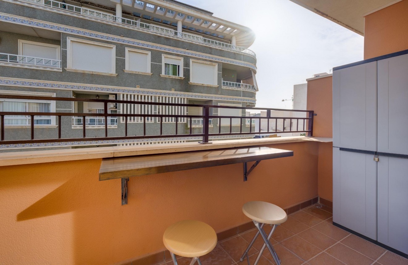 Resale - Apartment / flat -
Torrevieja - Playa del Cura