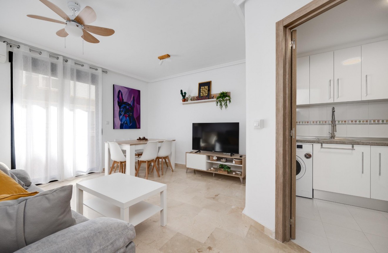 Resale - Apartment / flat -
Torrevieja - Playa del Cura