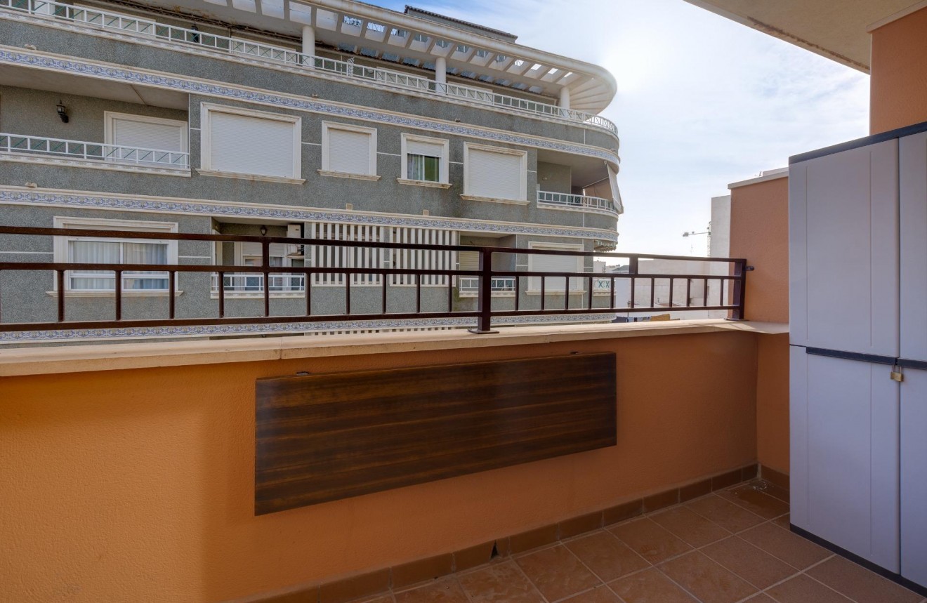 Resale - Apartment / flat -
Torrevieja - Playa del Cura