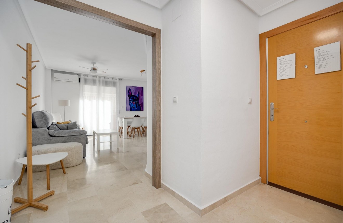 Resale - Apartment / flat -
Torrevieja - Playa del Cura