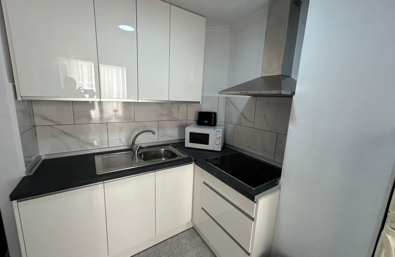 Resale - Apartment / flat -
Torrevieja - Playa del Cura