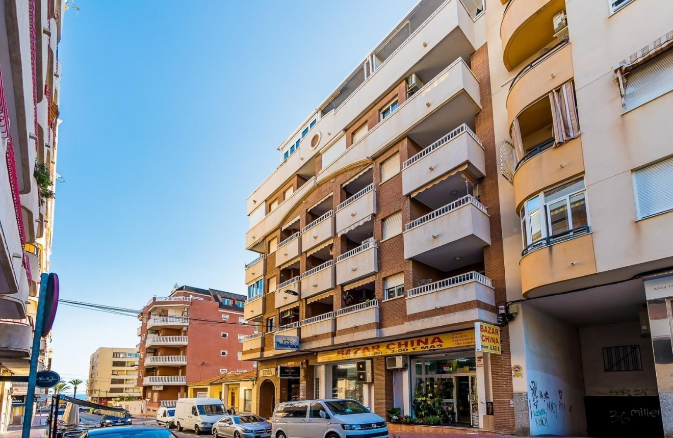 Resale - Apartment / flat -
Torrevieja - Playa del Cura