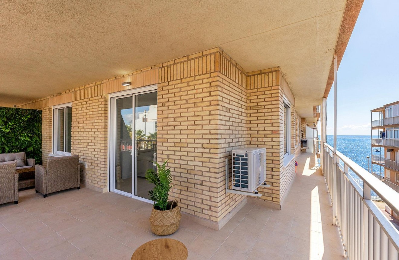 Resale - Apartment / flat -
Torrevieja - Playa de los Naufragos