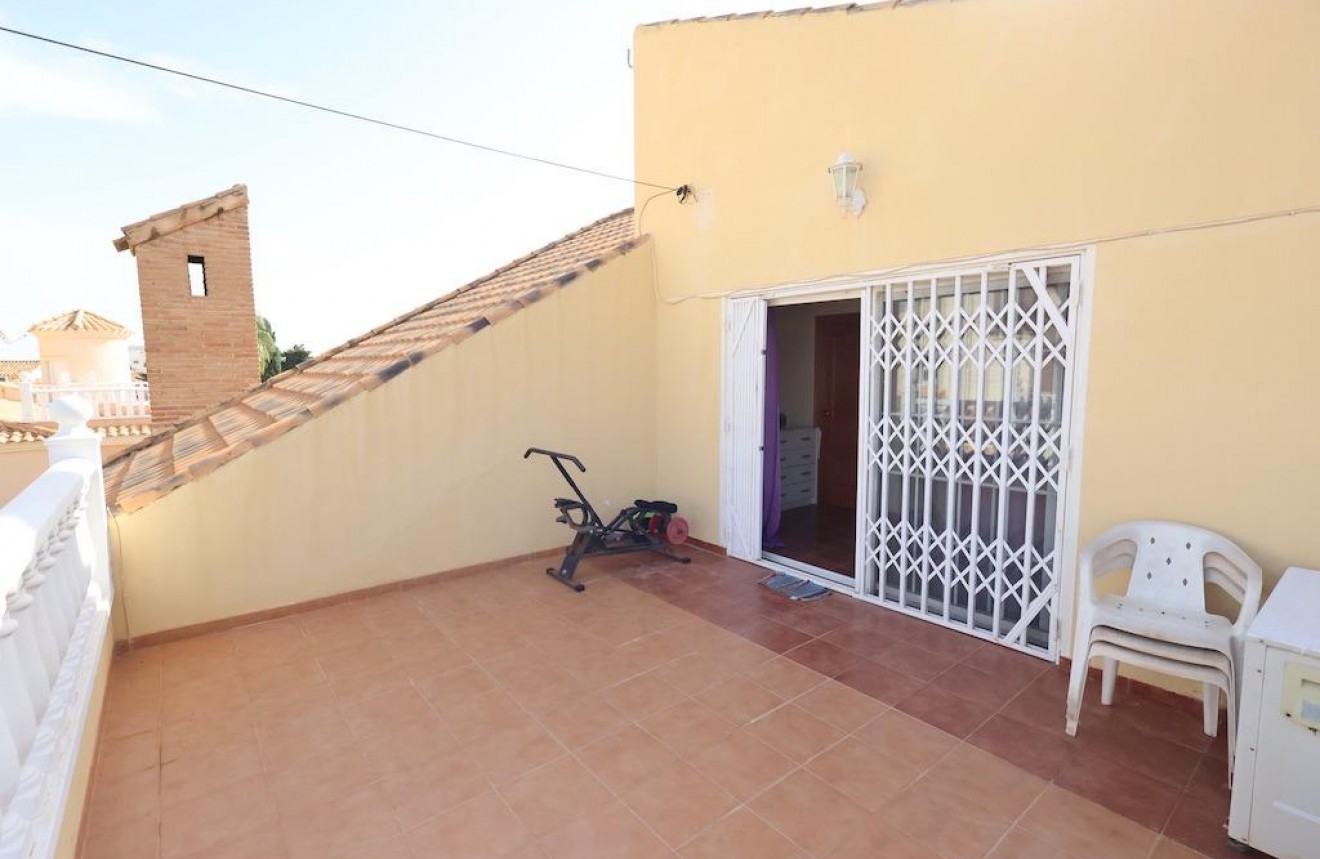 Resale - Chalet -
Orihuela Costa - Costa Blanca