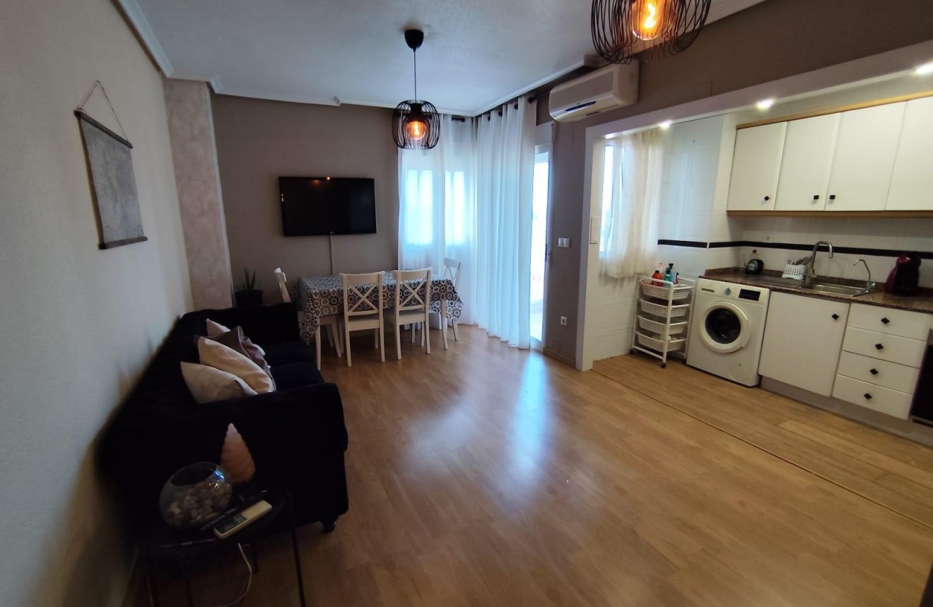 Tweedehands - Appartement / flat -
Torrevieja - Nueva Torrevieja