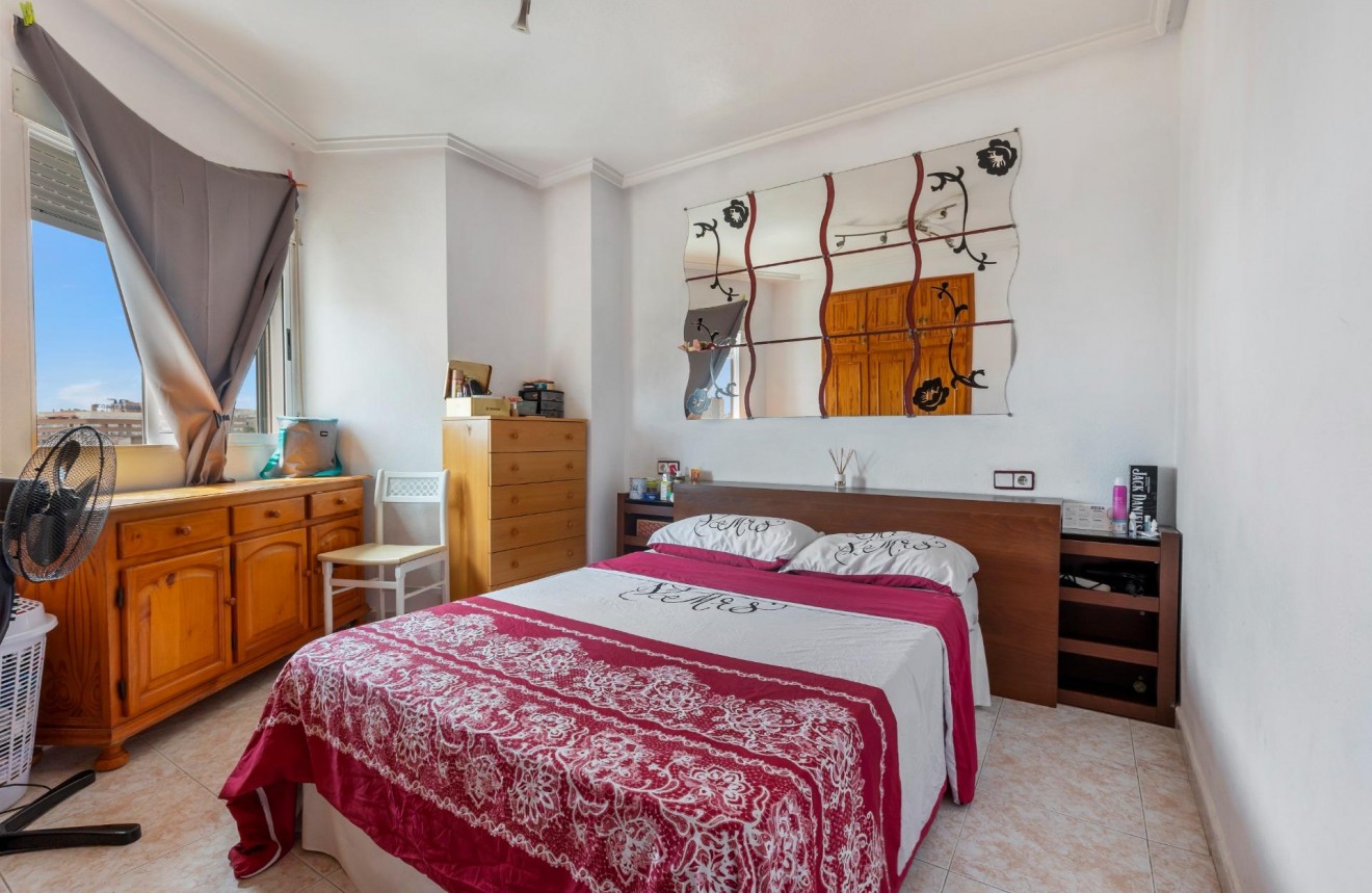 Resale - Apartment / flat -
Torrevieja - Nueva Torrevieja