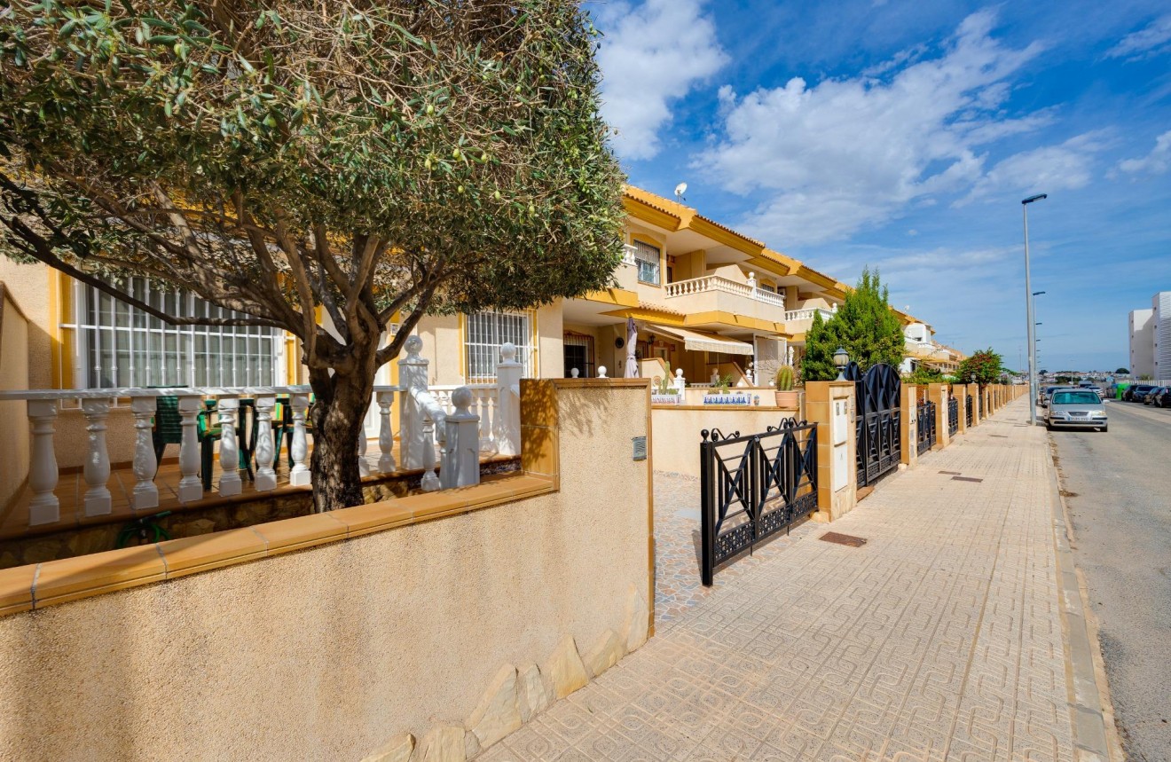 Aus zweiter Hand - Chalet -
Orihuela Costa - Villamartín