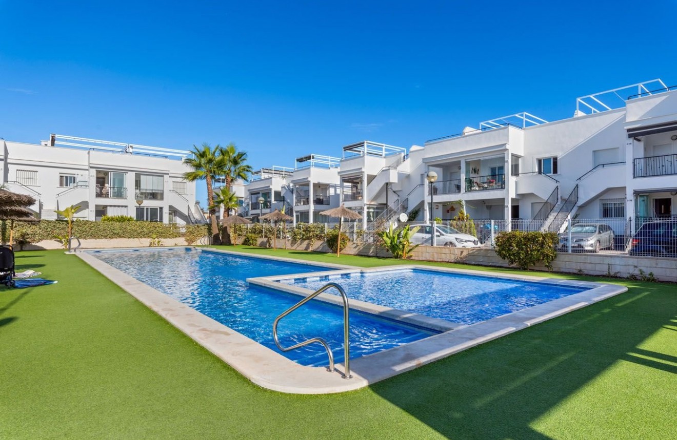 Segunda mano - Bungalow -
Torrevieja - Aguas Nueva