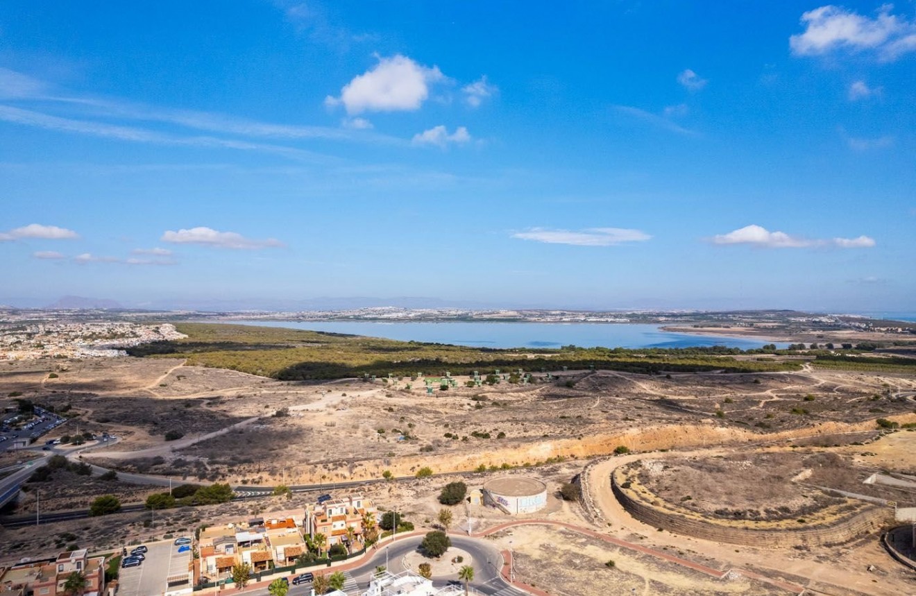 Segunda mano - Bungalow -
Torrevieja - Aguas Nueva