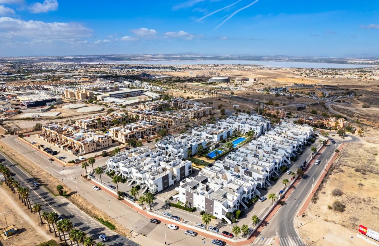 Segunda mano - Bungalow -
Torrevieja - Aguas Nueva