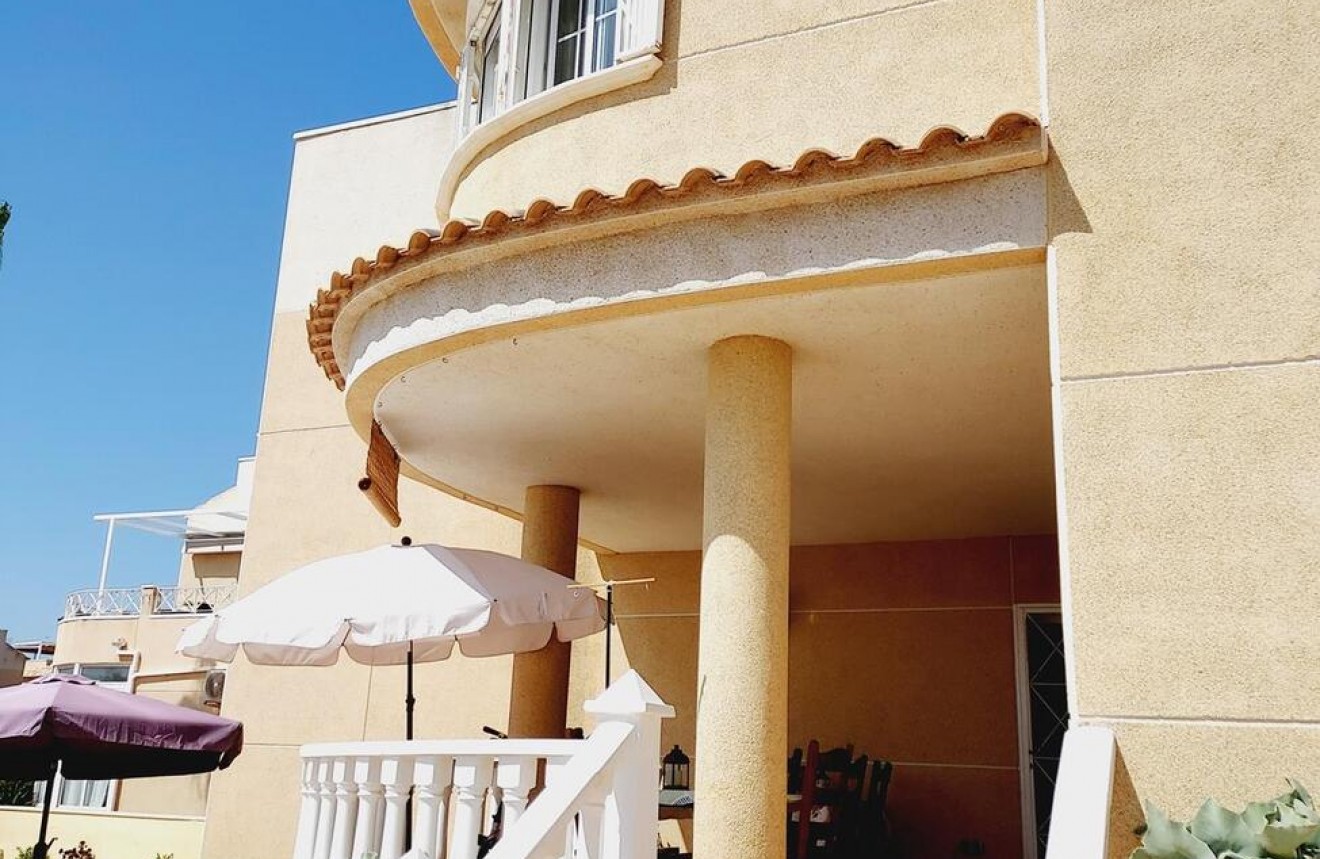 Resale - Chalet -
Torrevieja - BAÑOS DE EUROPA LAS TORRETAS