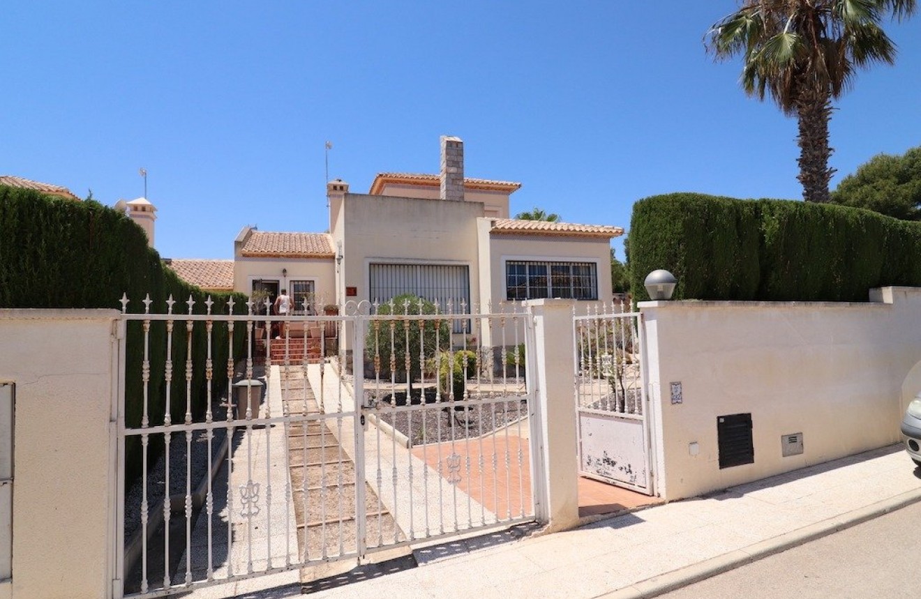 Segunda mano - Chalet -
Orihuela Costa - Costa Blanca